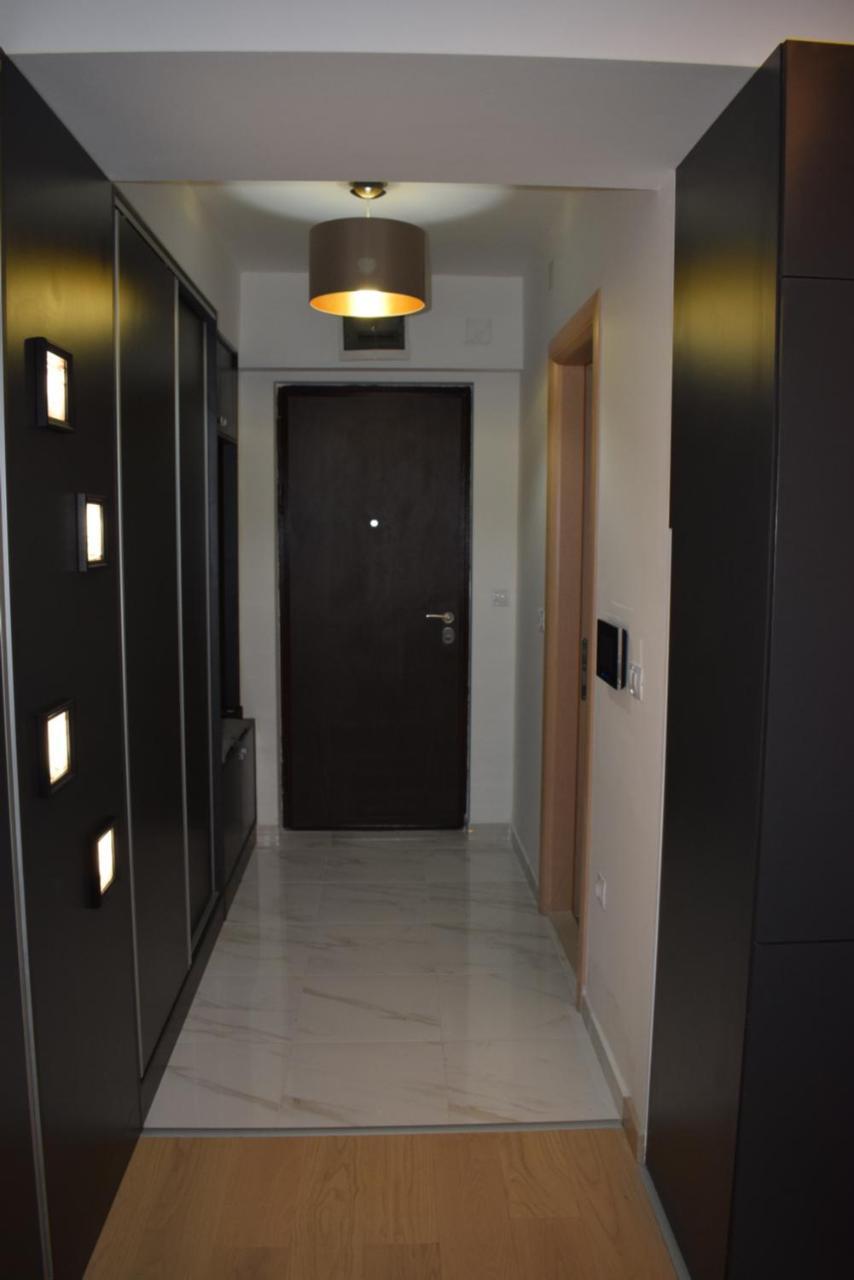 Gabriela & Marjan luxury self check-in Flatiron Apartment Skopje Bagian luar foto