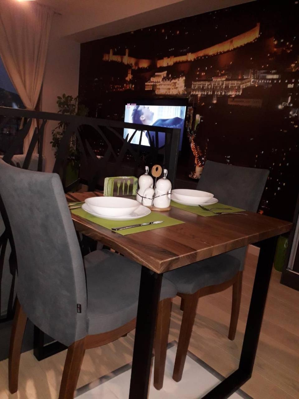Gabriela & Marjan luxury self check-in Flatiron Apartment Skopje Bagian luar foto